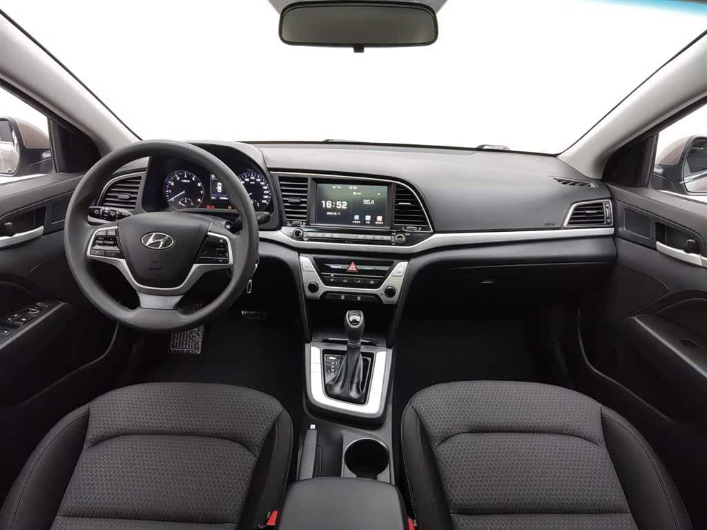 2016 Hyundai Elantra Champagne, 42,500 km, China export – photo 5