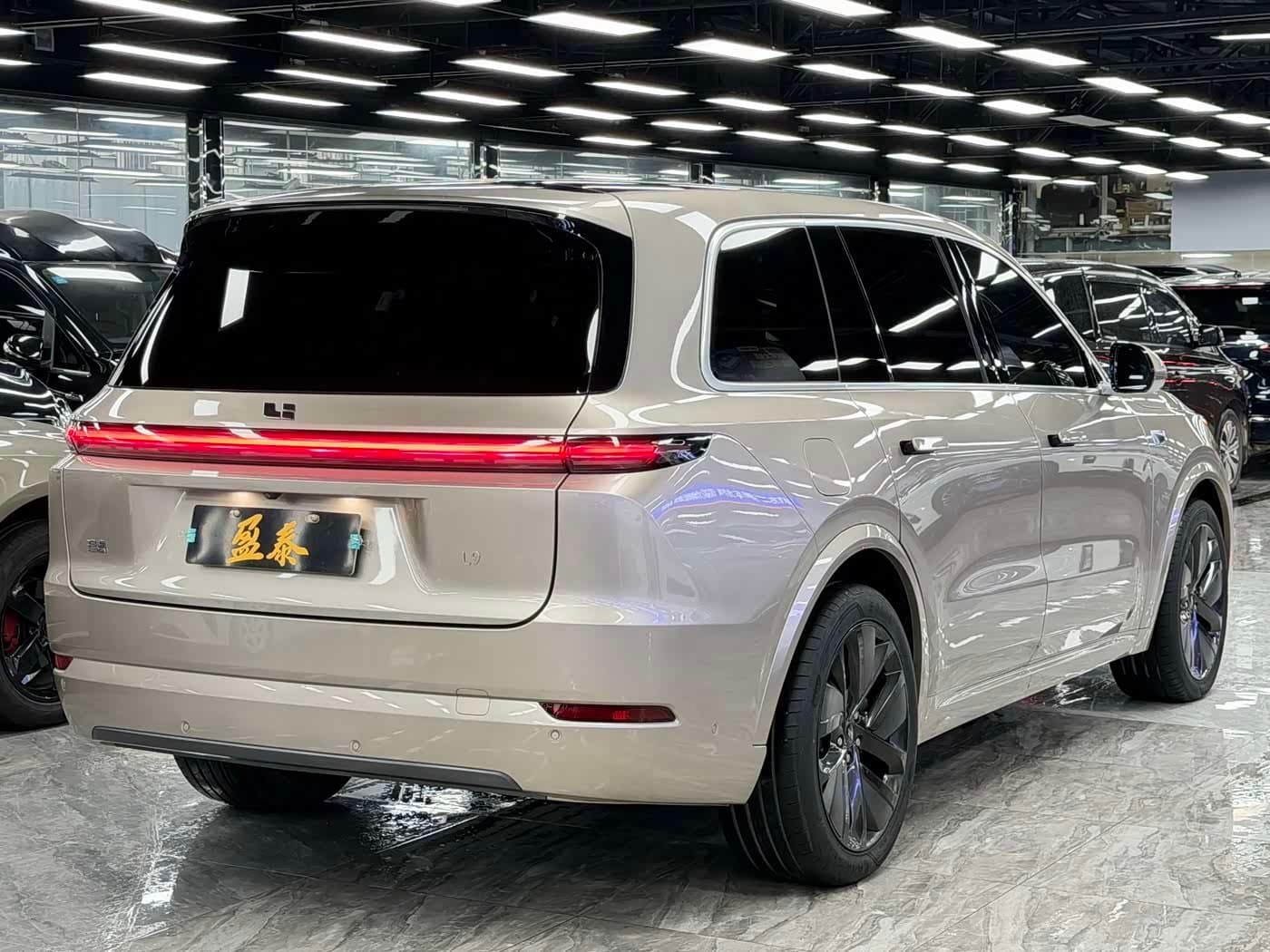 2022 Li Auto Li Xiang L9 Champagne, 53,000 km, China export – photo 7