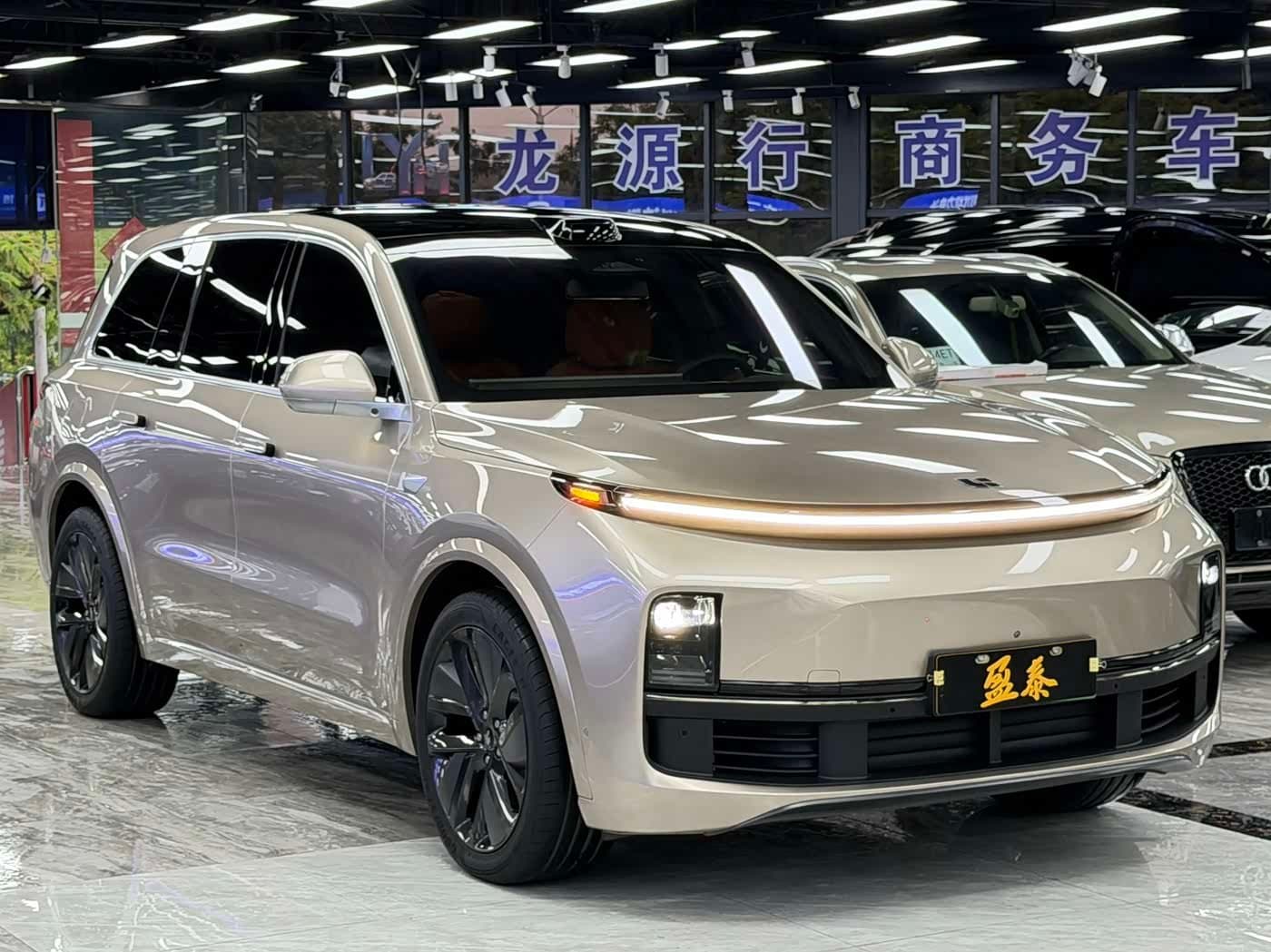 2022 Li Auto Li Xiang L9 Champagne, 53,000 km, China export – photo 3