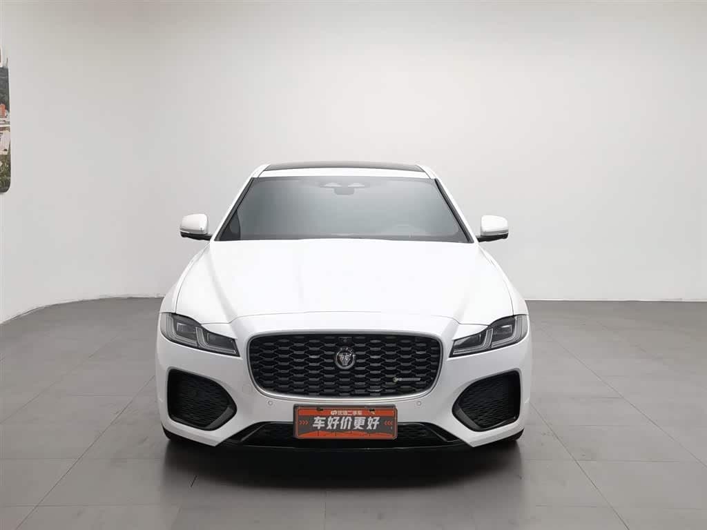 2021 Jaguar XFL White, 27,000 km, China export – photo 3
