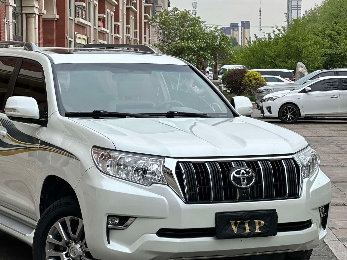 2017 Toyota Prado White, 90,000 km, China export – photo 5