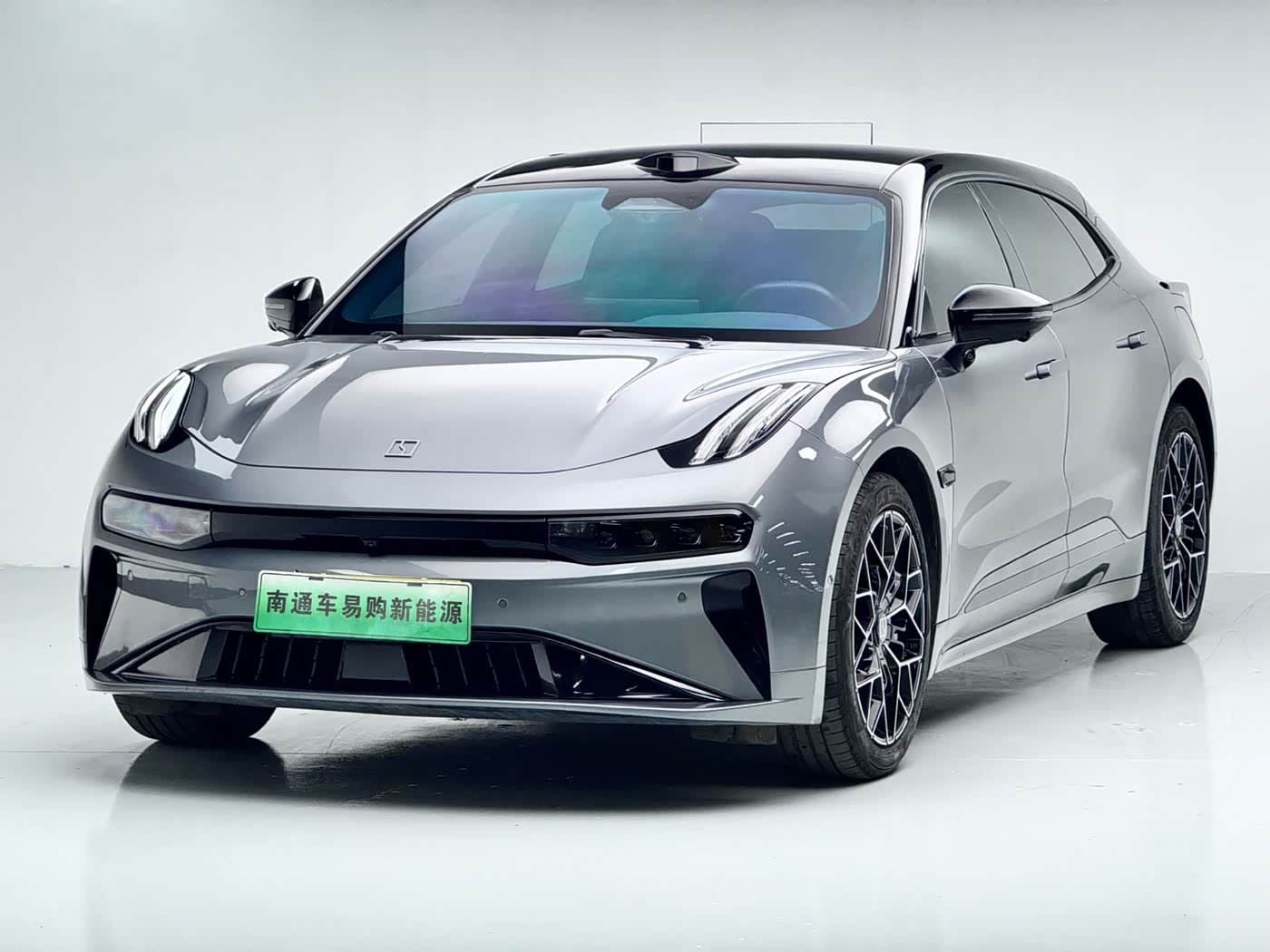 2024 ZEEKR 001 银灰色, 46,800 km, China export – photo 1