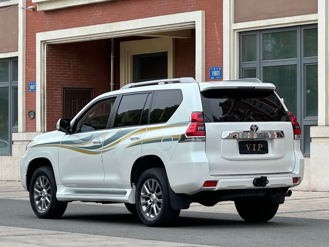 2017 Toyota Prado White, 90,000 km, China export – photo 7
