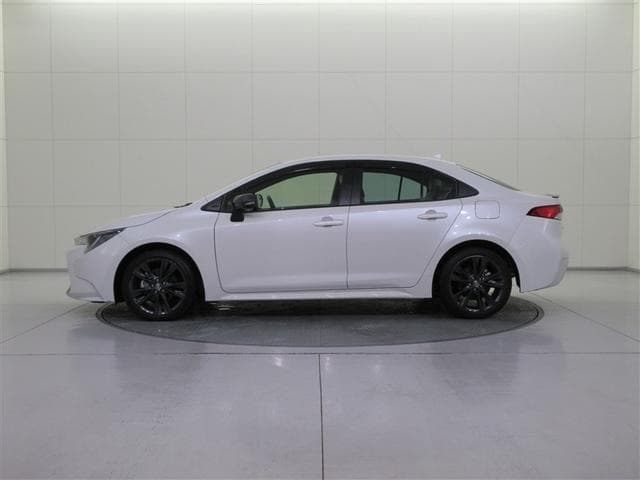 2021 TOYOTA COROLLA PEARL WHITE, 23,288 km, China export – photo 4