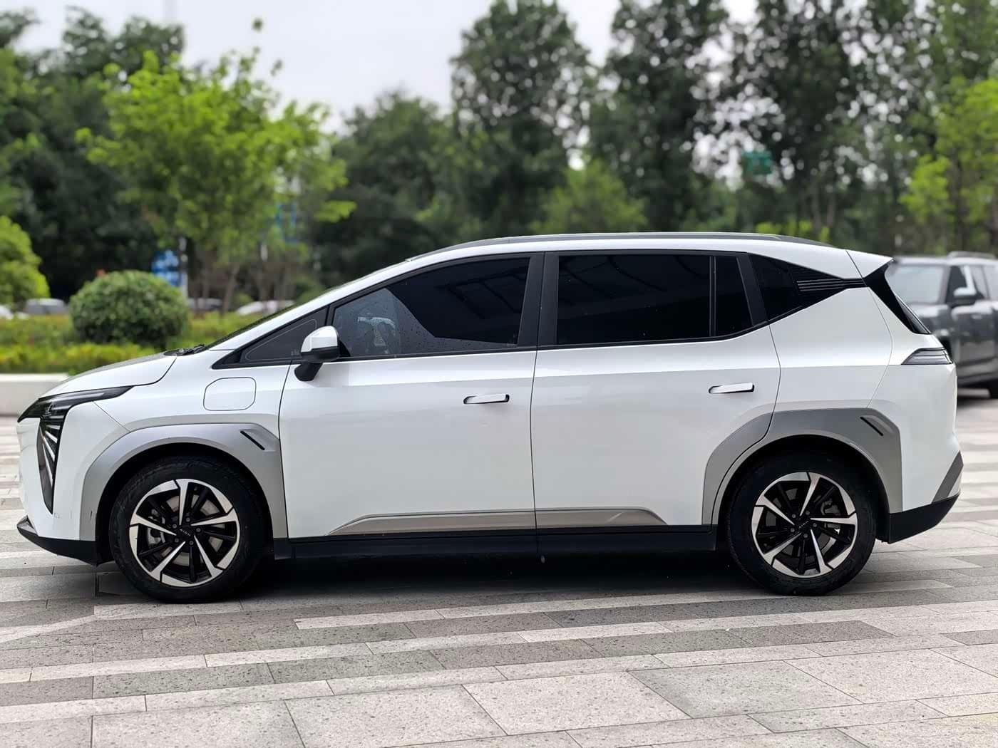 2023 Aion Y White, 64,000 km, China export – photo 4