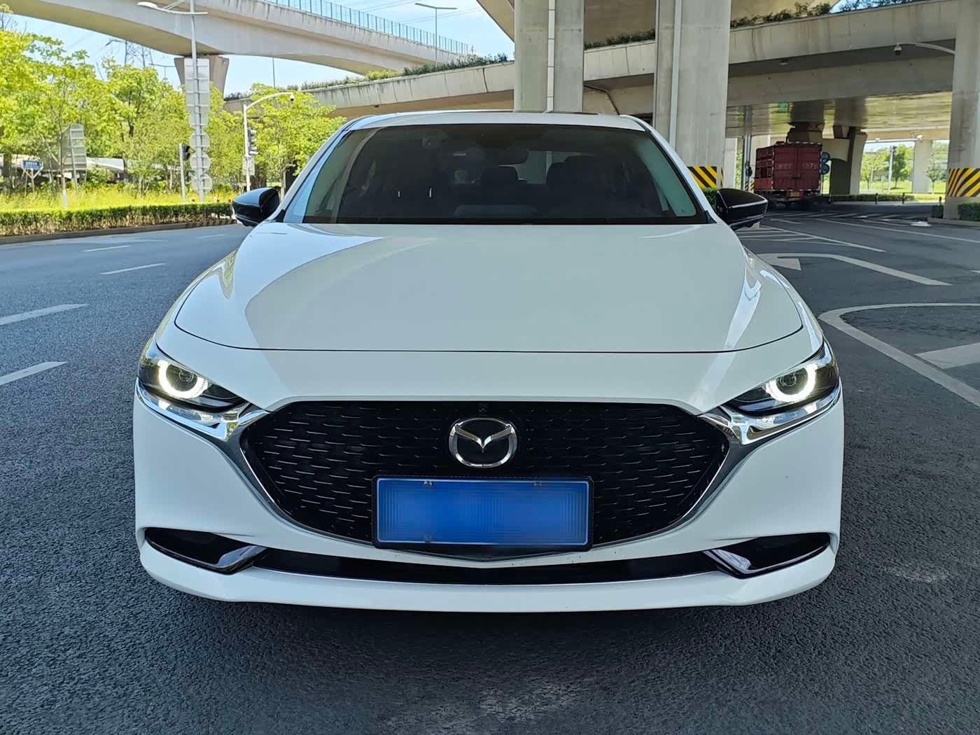 2022 Mazda Mazda3 Axela White, 48,600 km, China export – photo 2