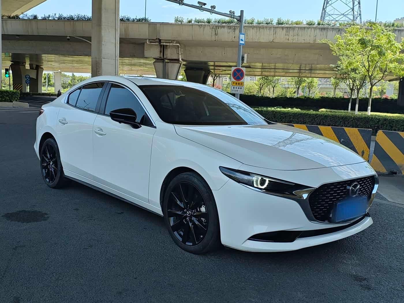 2022 Mazda Mazda3 Axela White, 48,600 km, China export – photo 3