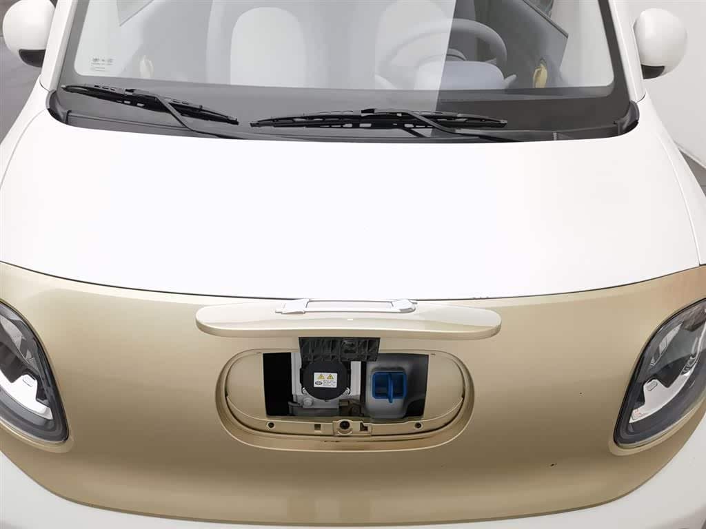 2024 Besturn Bestune Pony White, 16,400 km, China export – photo 6