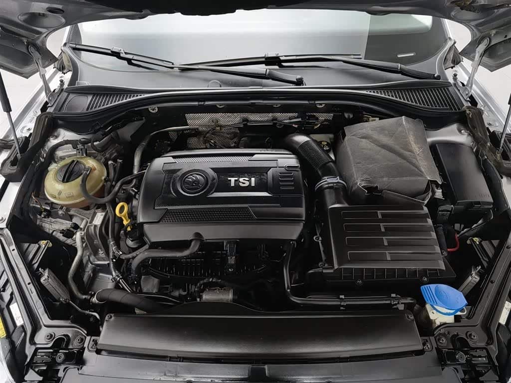2015 Škoda Superb 银灰色, 90,700 km, China export – photo 6