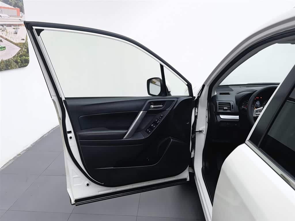 2012 Subaru Forester White, 109,100 km, China export – photo 8
