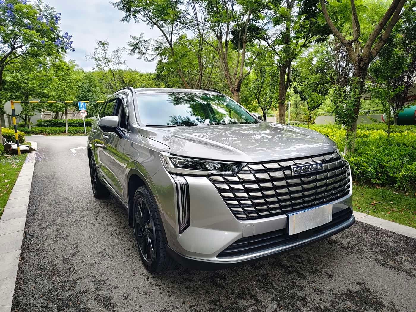 2024 Haval H6 银灰色, 11,000 km, China export – photo 3