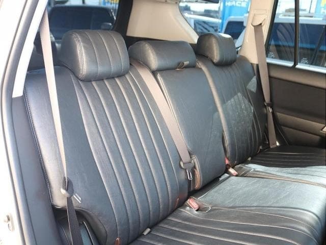 2018 Toyota LAND CRUISER PRADO PEARL, 48,000 km, Japan export – photo 8