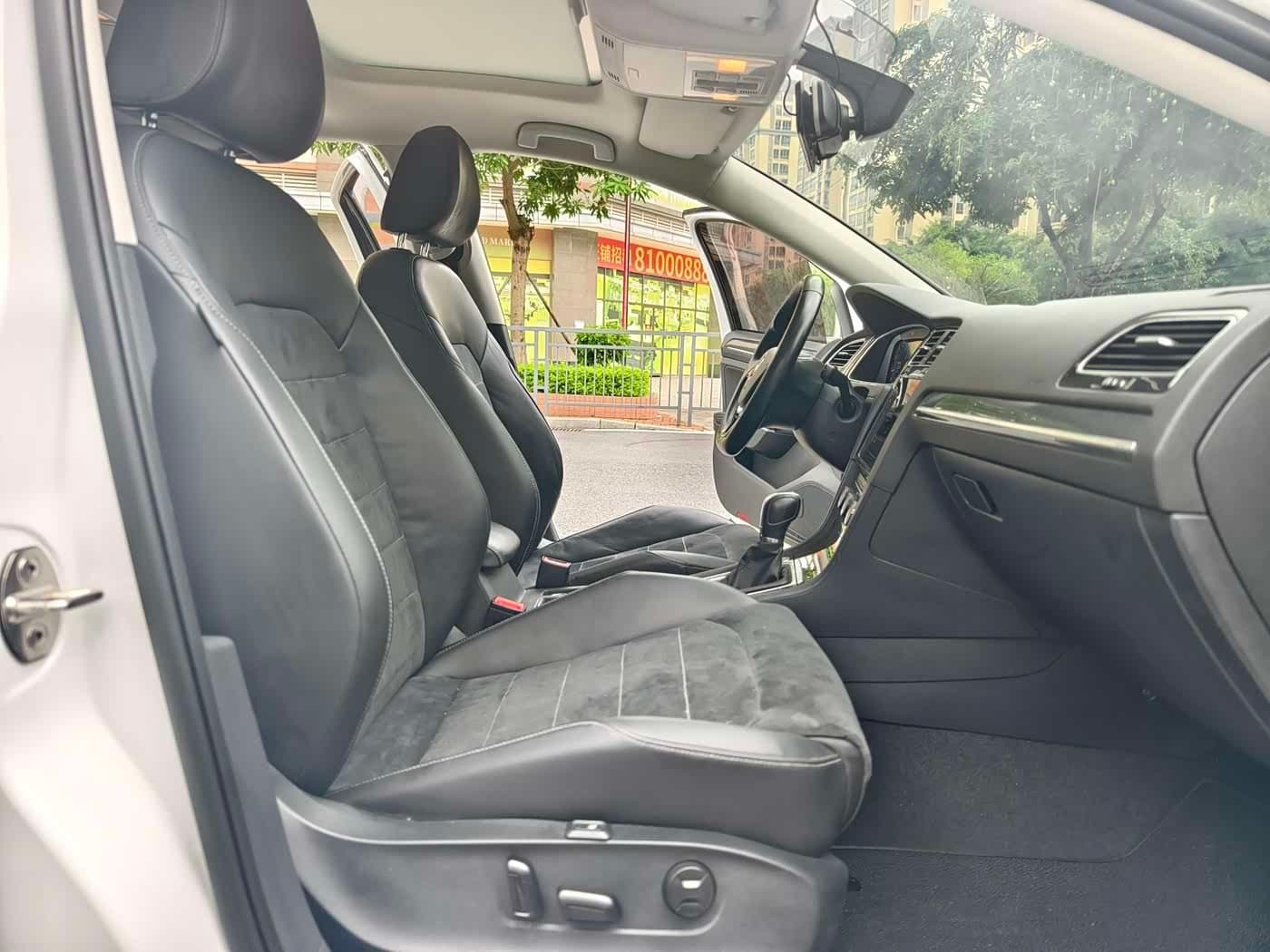 2020 Volkswagen Golf White, 60,000 km, China export – photo 4