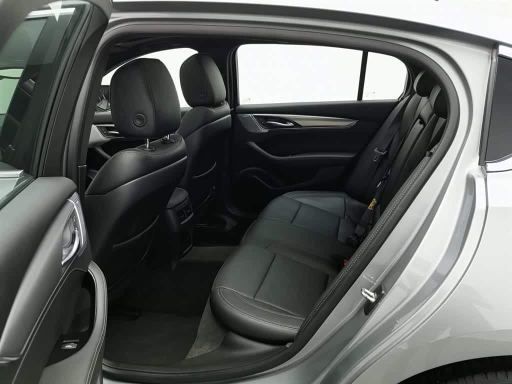 2023 Cadillac CT5 银灰色, 20,100 km, China export – photo 15
