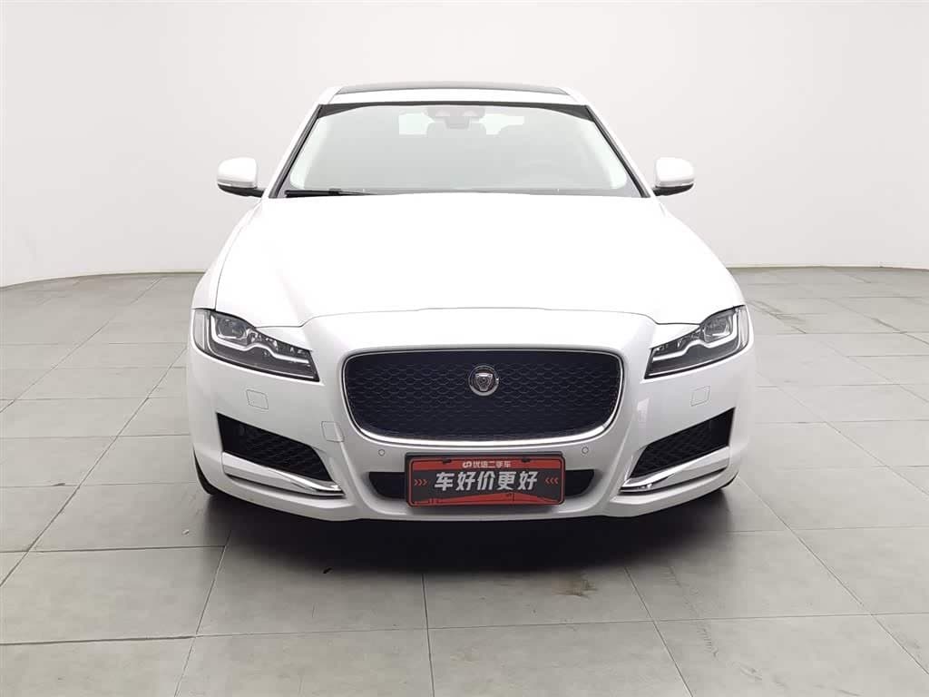 2017 Jaguar XFL White, 90,300 km, China export – photo 3