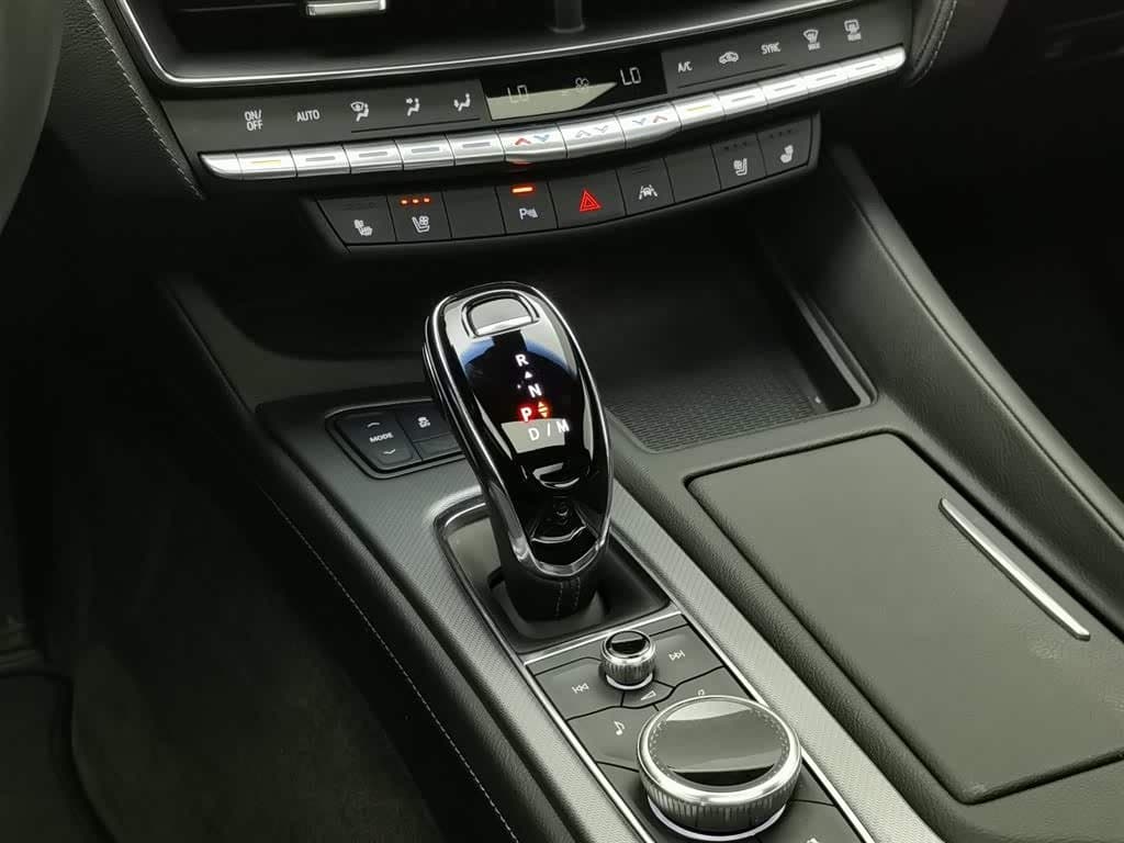 2023 Cadillac CT5 银灰色, 20,100 km, China export – photo 13