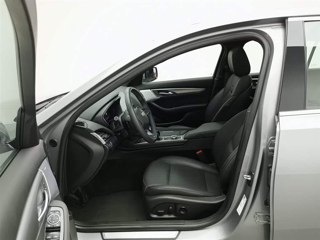 2023 Cadillac CT5 银灰色, 20,100 km, China export – photo 10