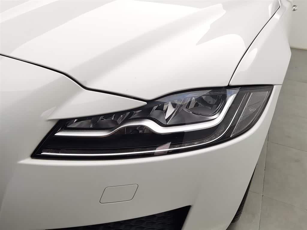 2017 Jaguar XFL White, 90,300 km, China export – photo 7