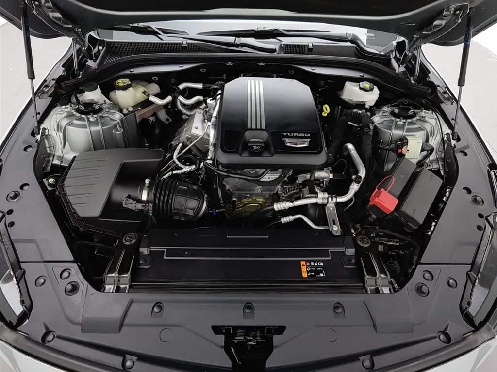 2023 Cadillac CT5 银灰色, 20,100 km, China export – photo 6