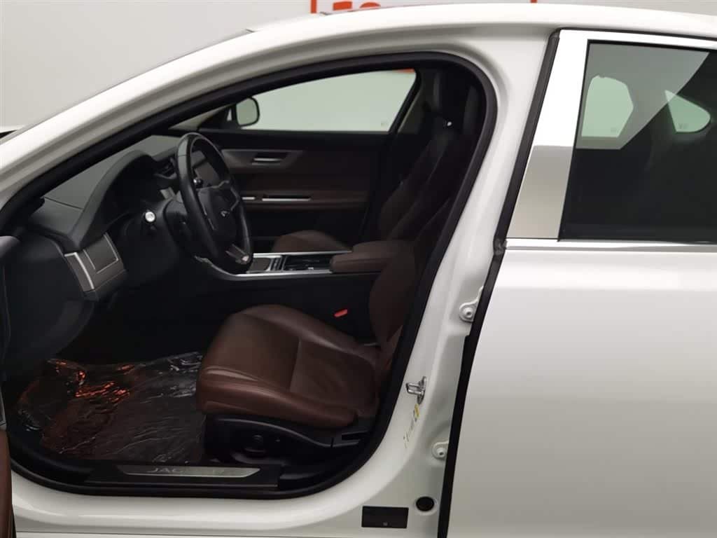 2017 Jaguar XFL White, 90,300 km, China export – photo 10