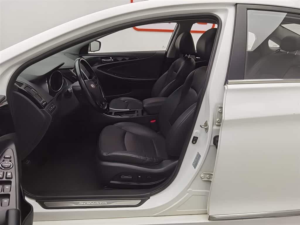 2014 Hyundai Sonata White, 98,600 km, China export – photo 10