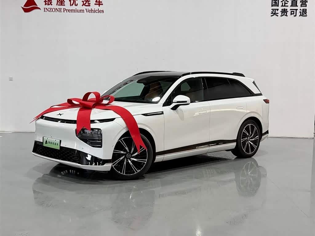 2022 XPeng G9 White, 29,900 km, China export – photo 3