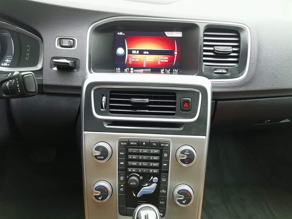2016 Volvo S60 White, 87,600 km, China export – photo 12