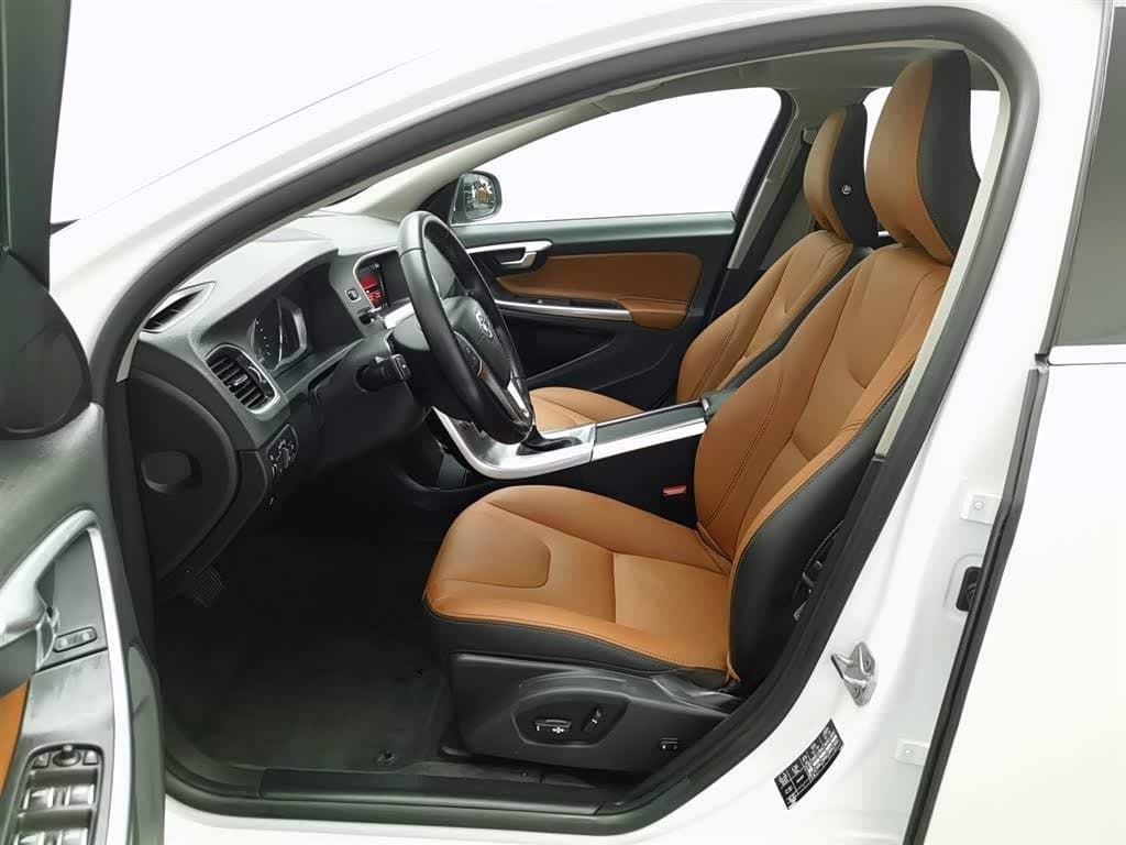 2016 Volvo S60 White, 87,600 km, China export – photo 10