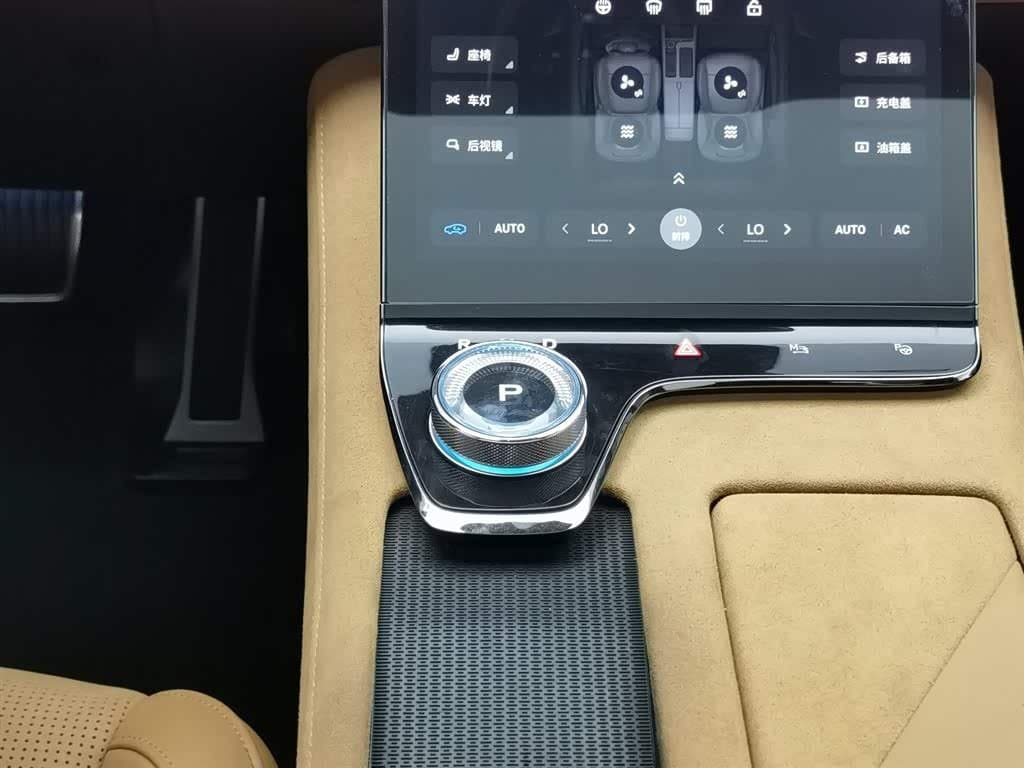 2023 Voyah Auto VOYAH Zhuiguang Black, 47,700 km, China export – photo 13