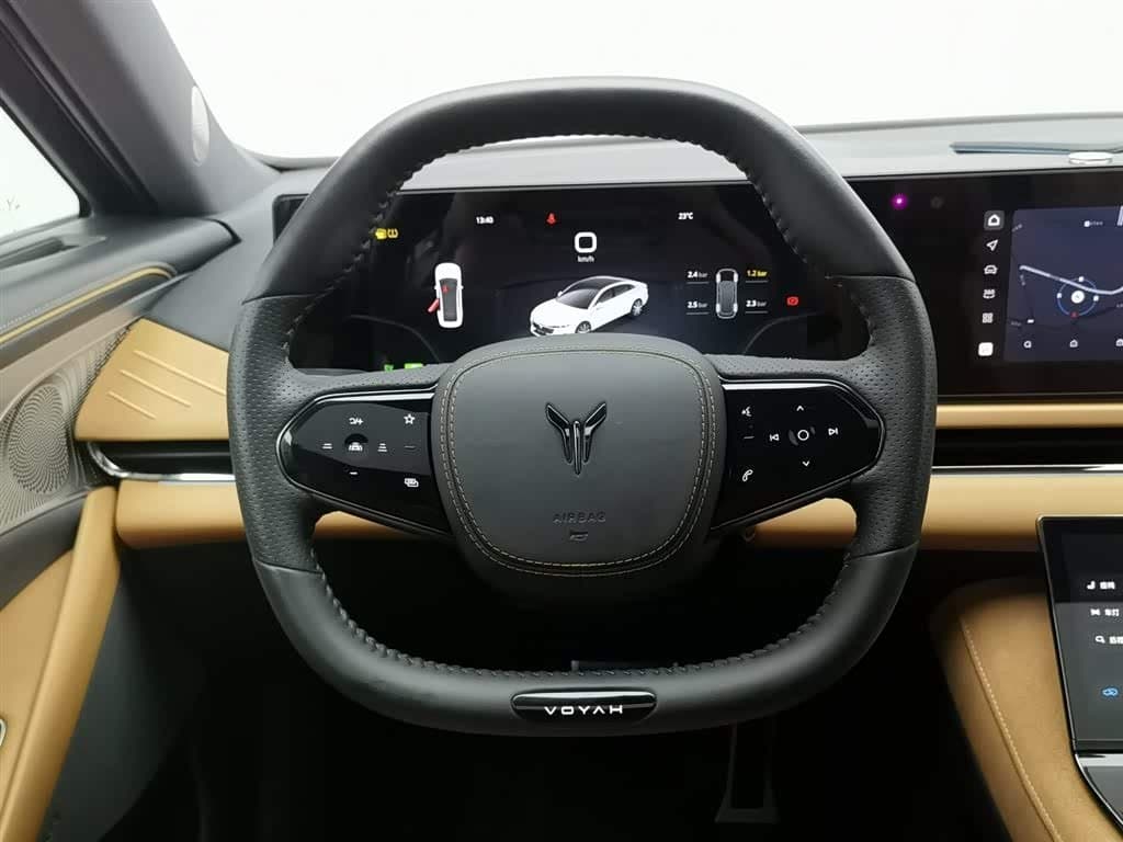 2023 Voyah Auto VOYAH Zhuiguang Black, 47,700 km, China export – photo 11