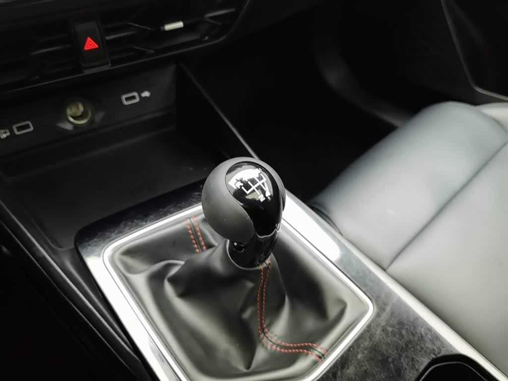 2020 MG MG5 White, 46,300 km, China export – photo 13