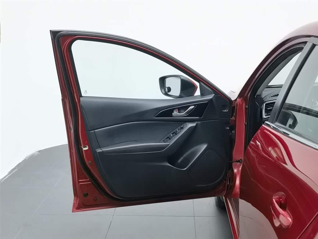 2015 Mazda Mazda3 Axela Red, 61,100 km, China export – photo 8