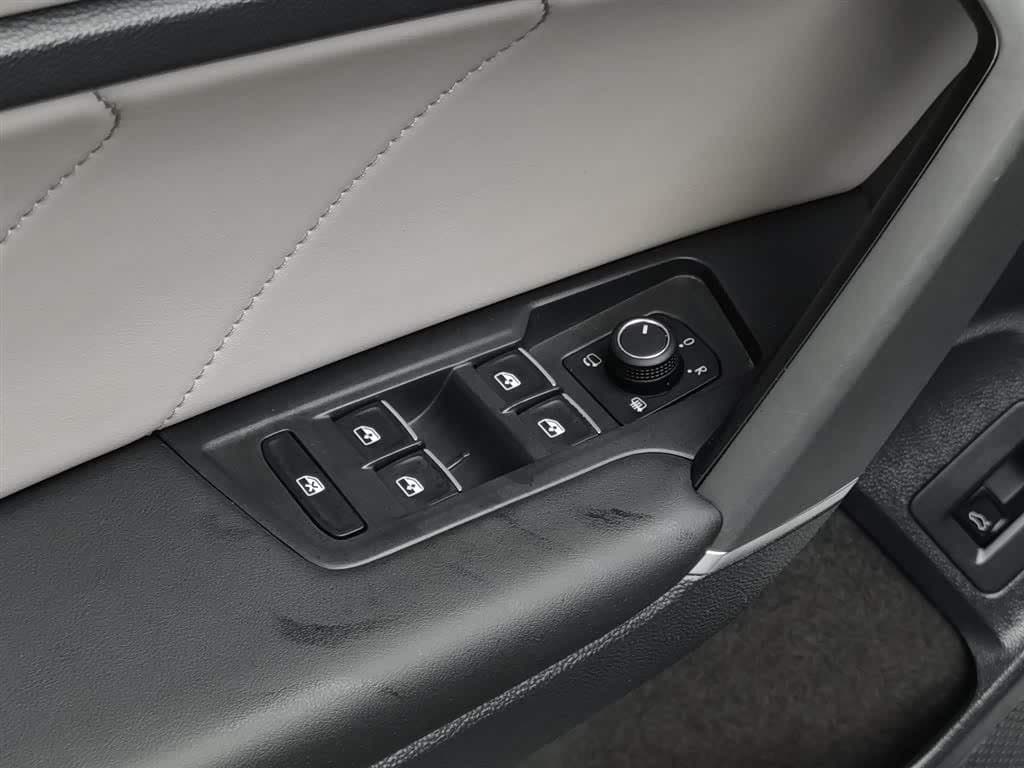 2023 Volkswagen Tayron White, 21,100 km, China export – photo 9