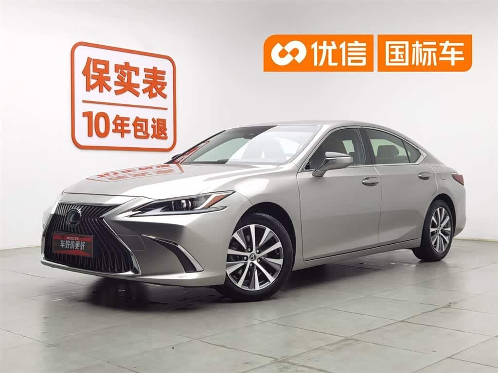 2019 Lexus ES 银灰色, 128,000 km, China export – photo 1