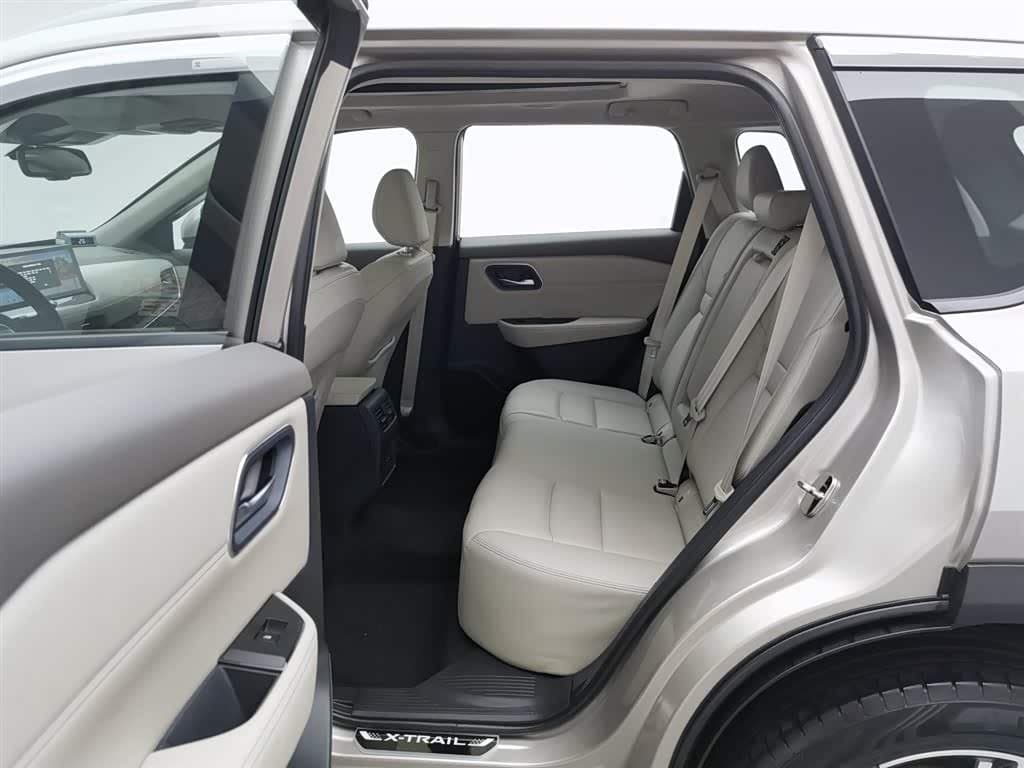 2021 Nissan X-Trail 银灰色, 68,400 km, China export – photo 15