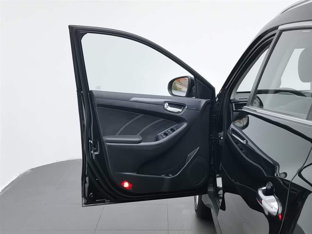 2020 Dongfeng Fengguang Fengguang 580 Black, 37,400 km, China export – photo 8