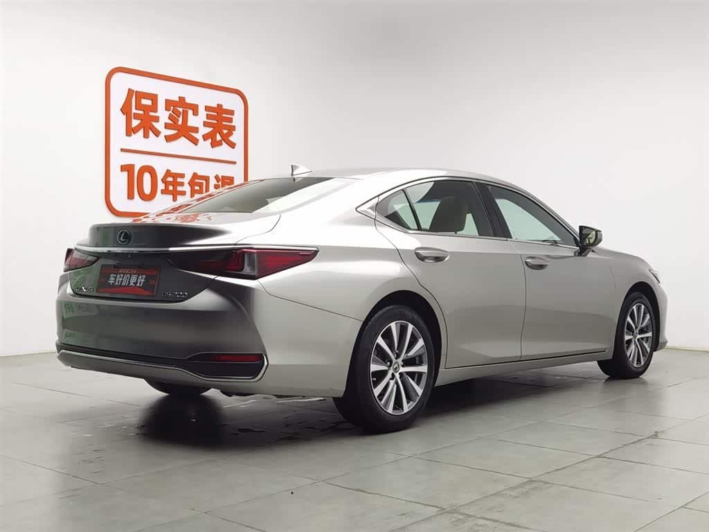 2019 Lexus ES 银灰色, 128,000 km, China export – photo 2