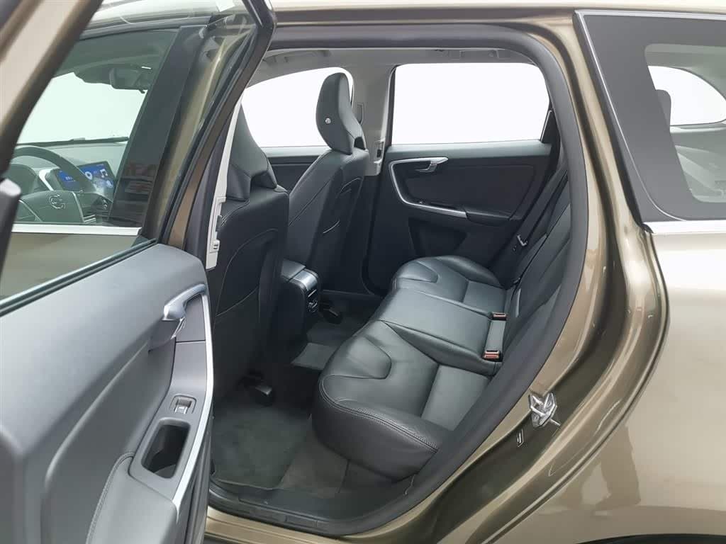2017 Volvo XC60 Champagne, 68,900 km, China export – photo 13