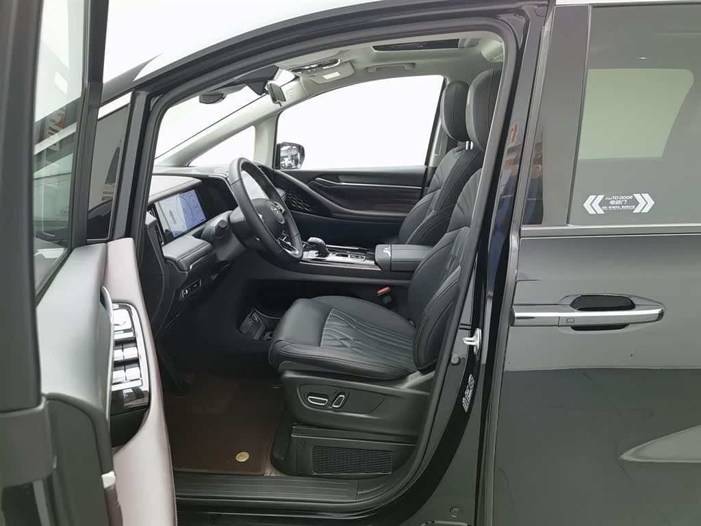 2023 Gac Trumpchi Trumpchi M8 Black, 38,200 km, China export – photo 9