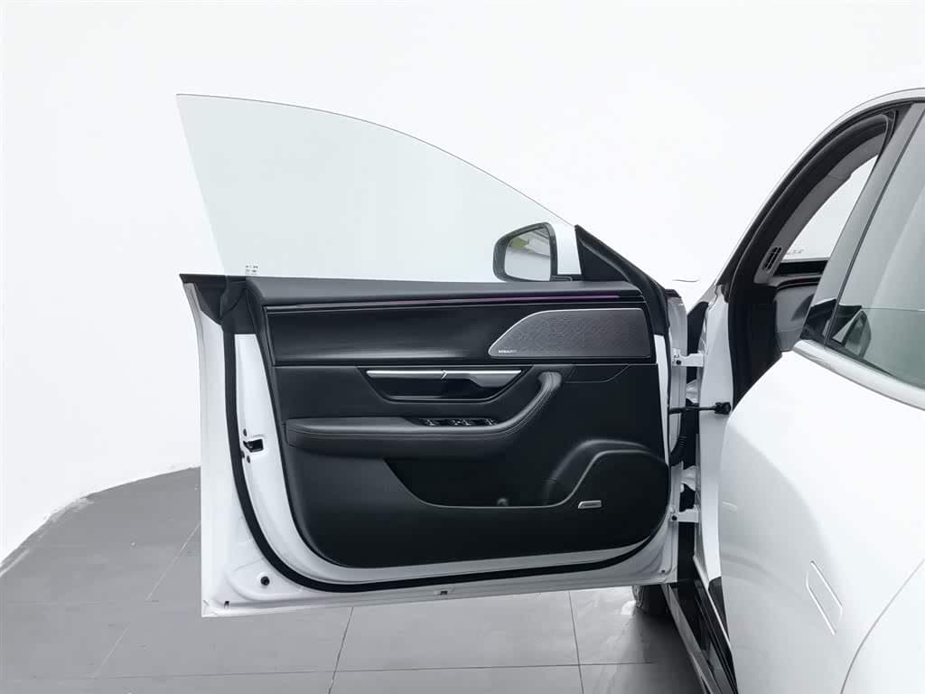 2020 XPeng P7 White, 94,800 km, China export – photo 8