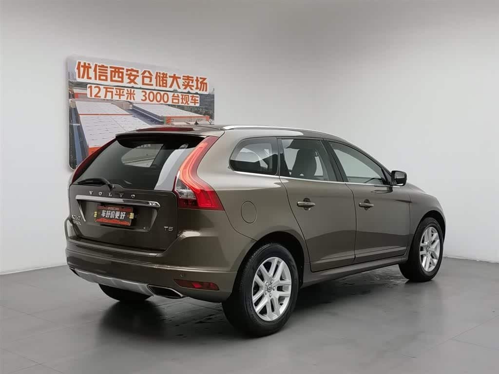 2017 Volvo XC60 Champagne, 68,900 km, China export – photo 2