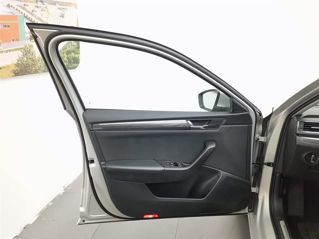 2017 Škoda Superb Yellow, 147,400 km, China export – photo 8