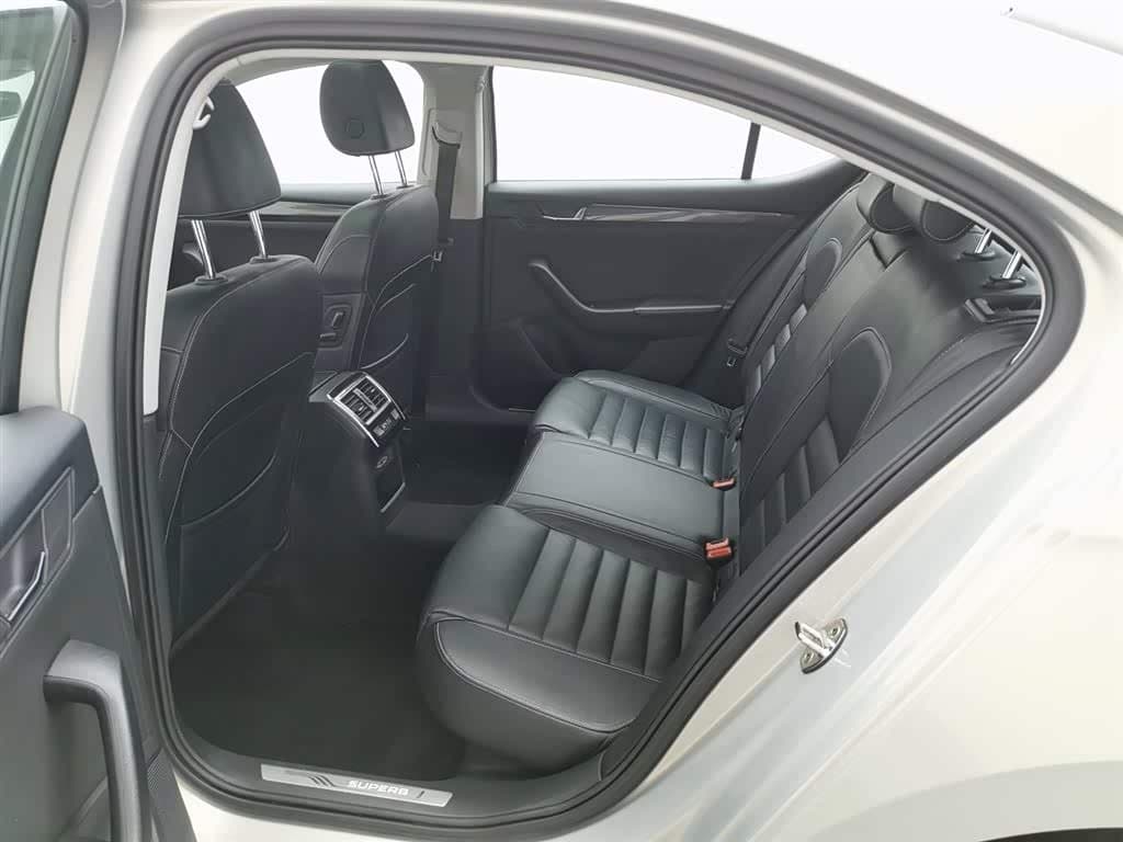 2017 Škoda Superb Yellow, 147,400 km, China export – photo 15