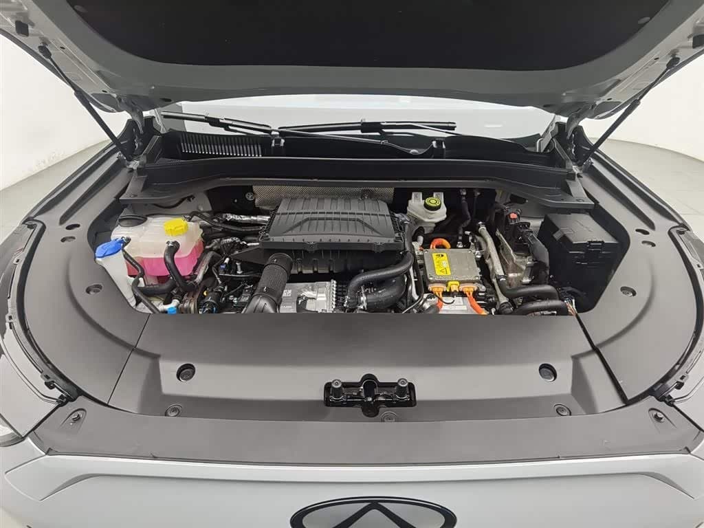 2024 Chery Fengyun Fengyun T9 银灰色, 27,600 km, China export – photo 6