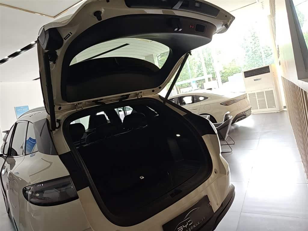 2025 BYD Sealion 06 New Energy White, 9,000 km, China export – photo 19