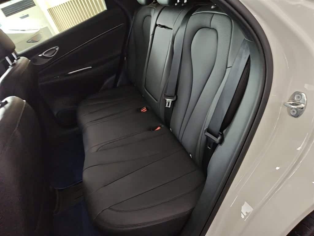 2025 BYD Sealion 06 New Energy White, 9,000 km, China export – photo 17
