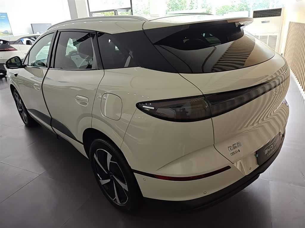 2025 BYD Sealion 06 New Energy White, 9,000 km, China export – photo 5
