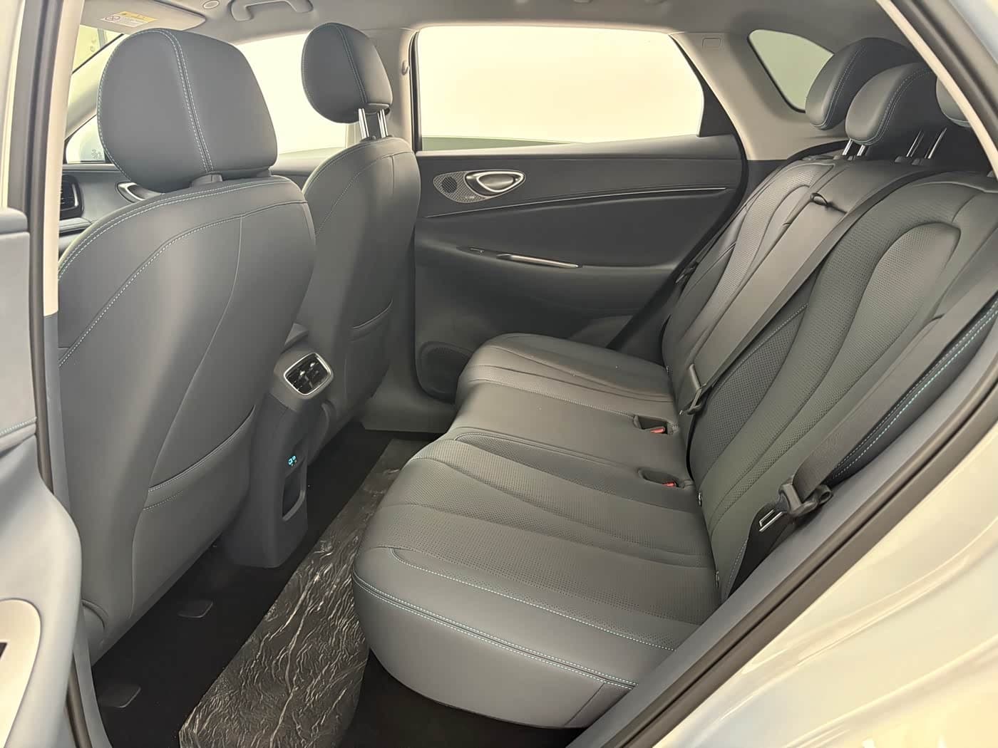 2026 BYD Sealion 06 New Energy 银灰色, 3,000 km, China export – photo 8