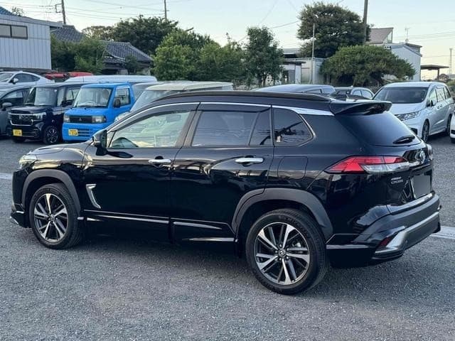 2023 Toyota COROLLA CROSS Black, 67,200 km, Japan export – photo 12