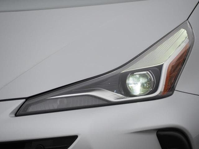 2021 Toyota PRIUS Silver, 79,732 km, Japan export – photo 7